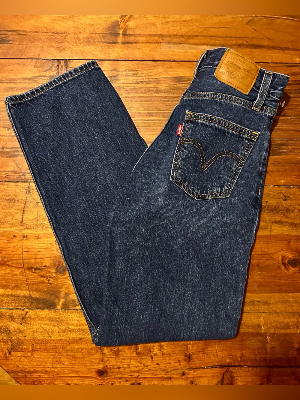 Levi's Women's Straight Leg Dad Jeans in Dark Blue Denim - Picture 4 of 7
